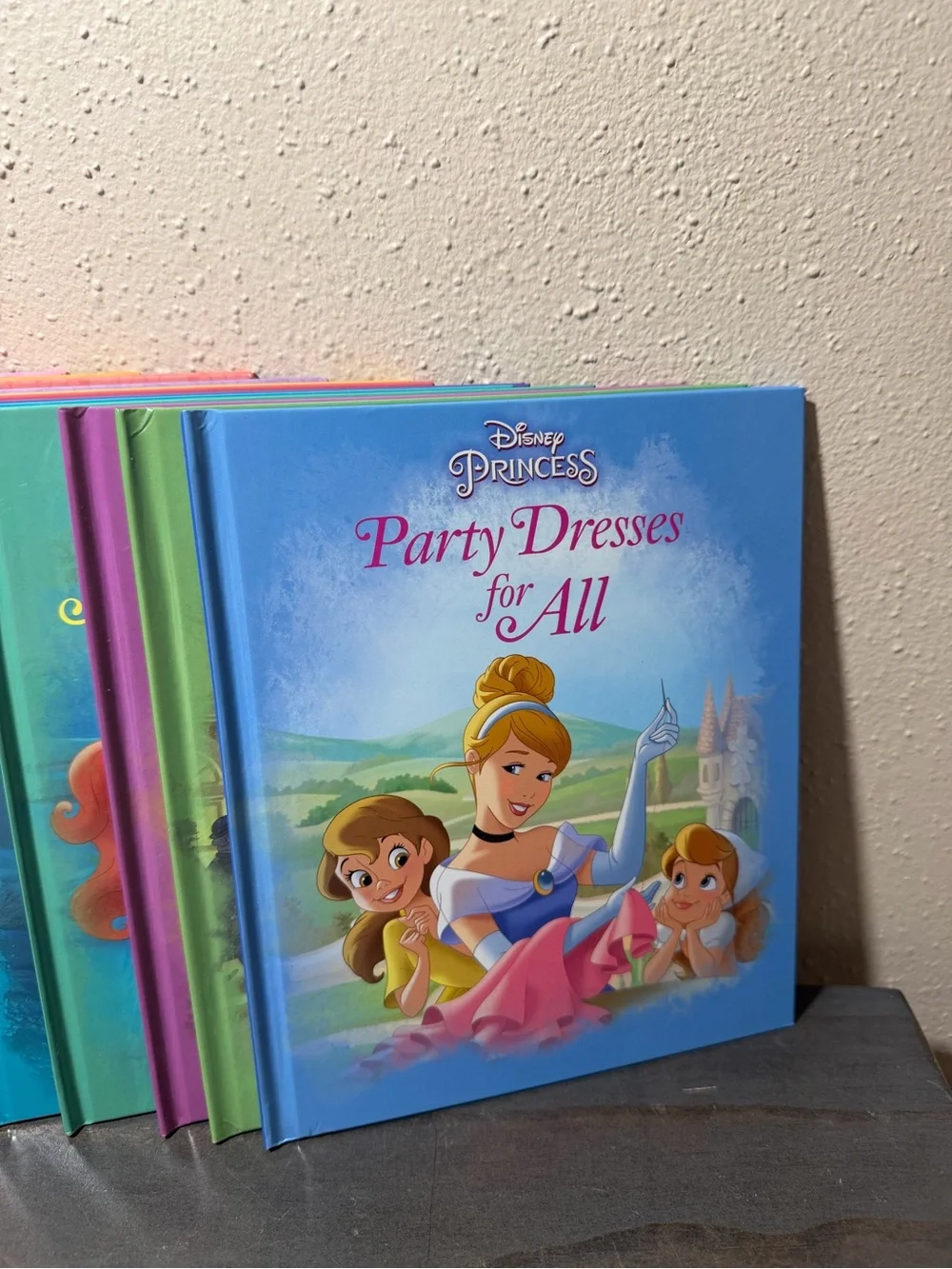 Lot of 16 Disney Princess books- great condition- please read description